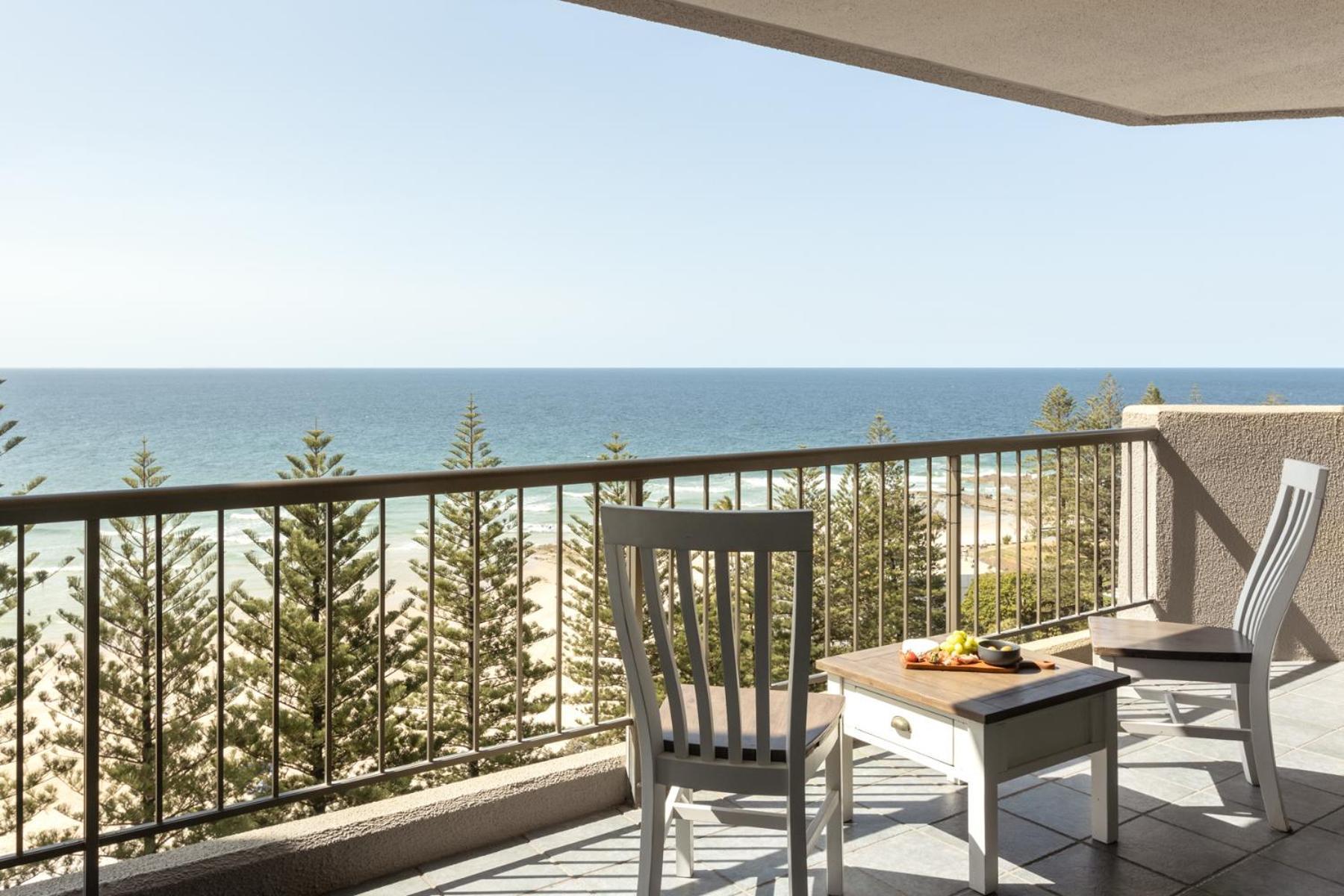 Columbia Beachfront Apartments On Rainbow Bay Gold Coast Exterior photo