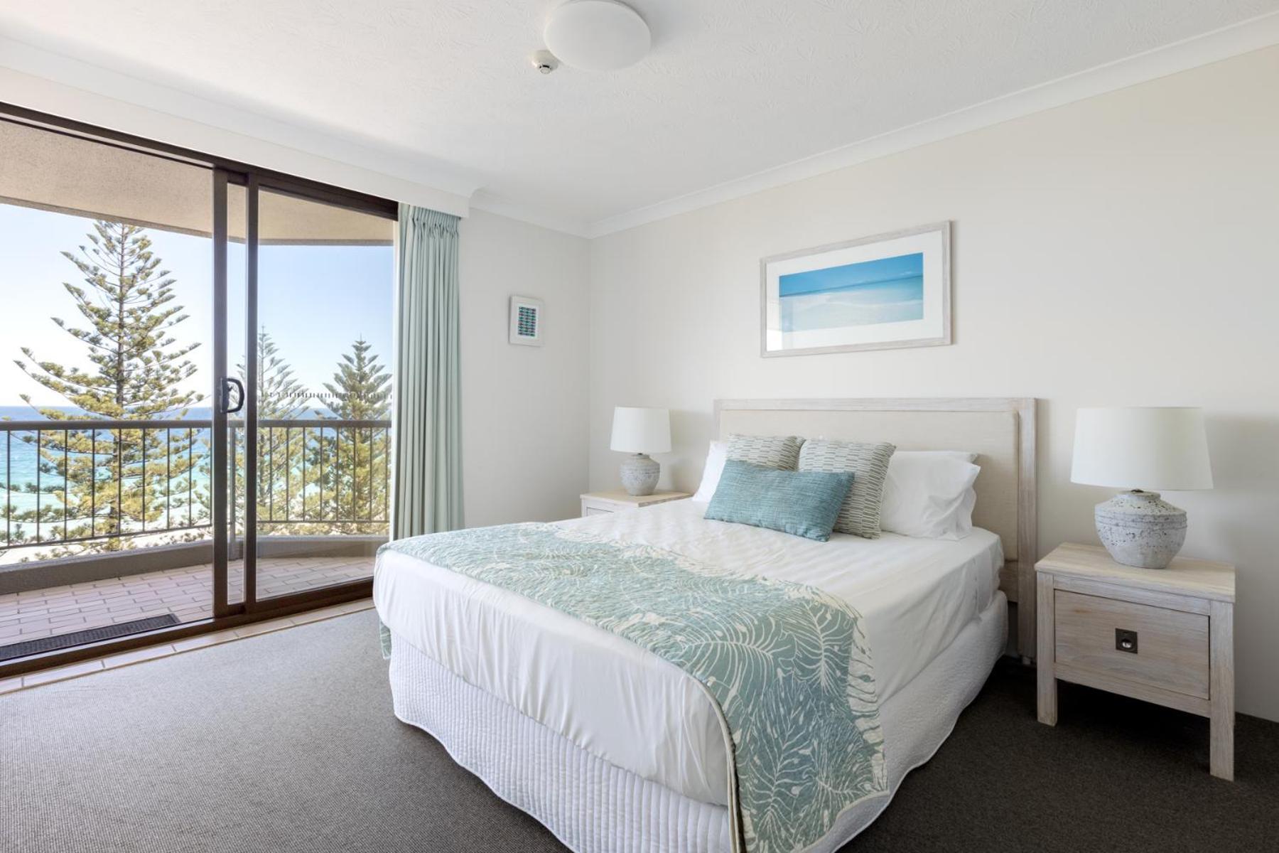 Columbia Beachfront Apartments On Rainbow Bay Gold Coast Exterior photo