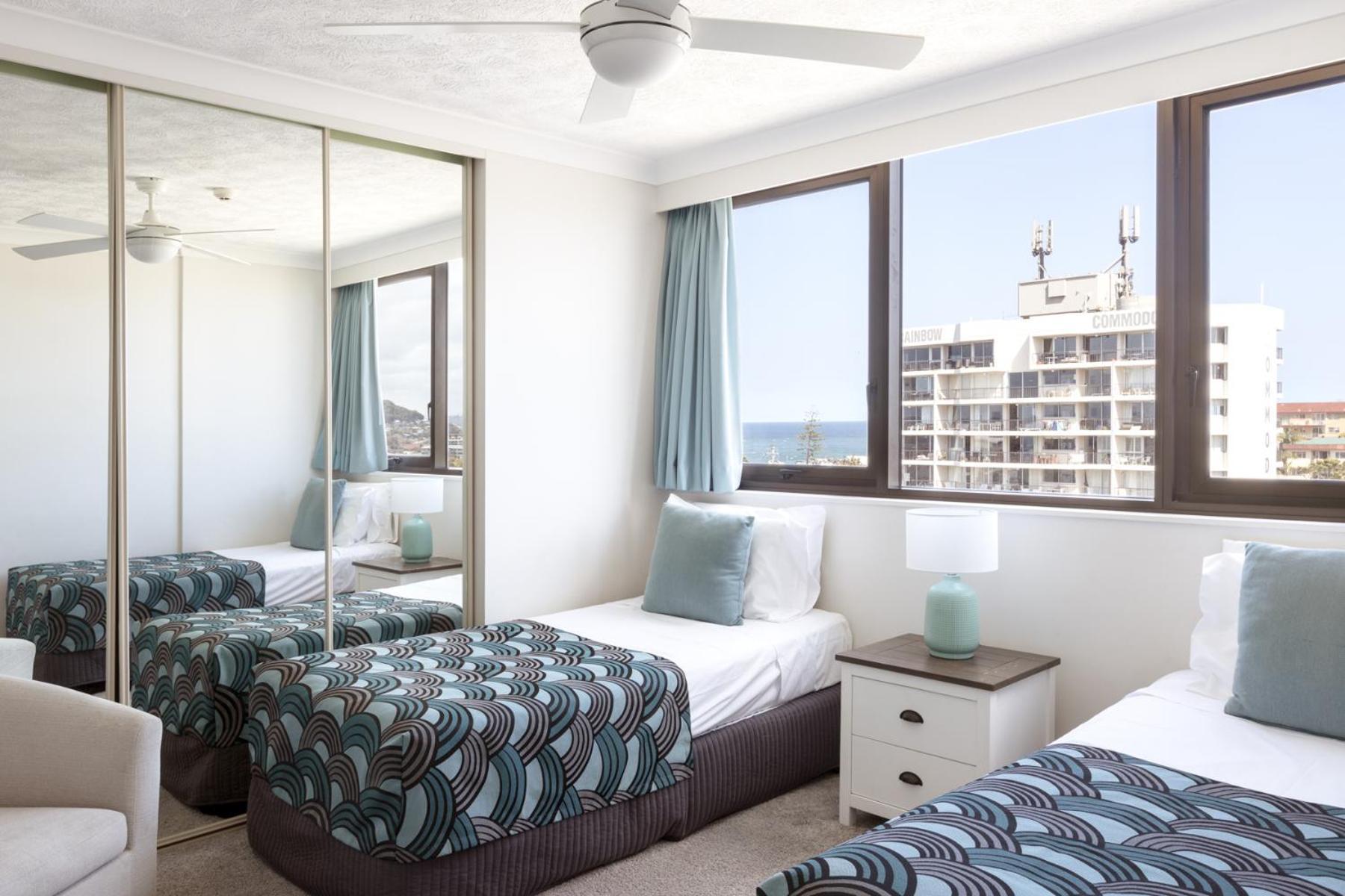 Columbia Beachfront Apartments On Rainbow Bay Gold Coast Exterior photo
