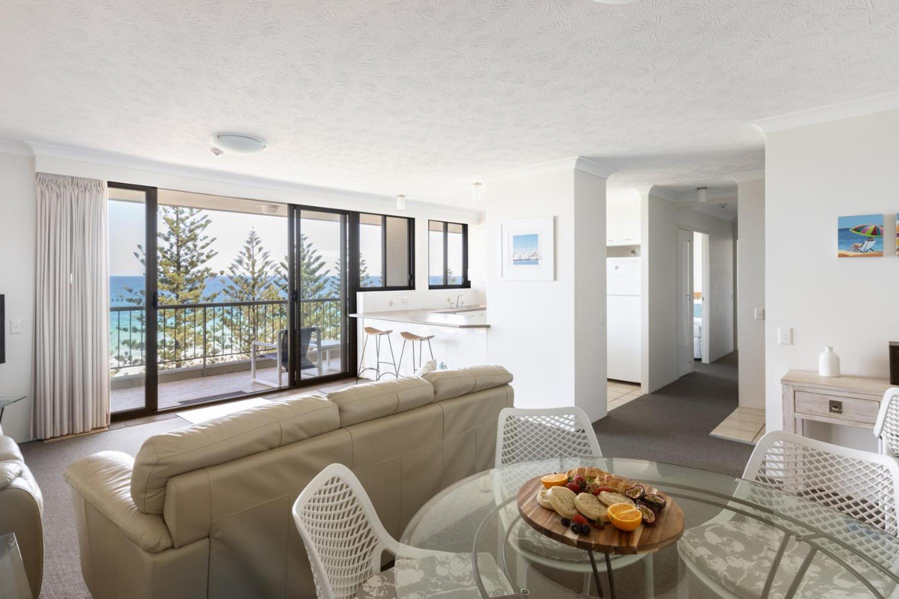 Columbia Beachfront Apartments On Rainbow Bay Gold Coast Exterior photo