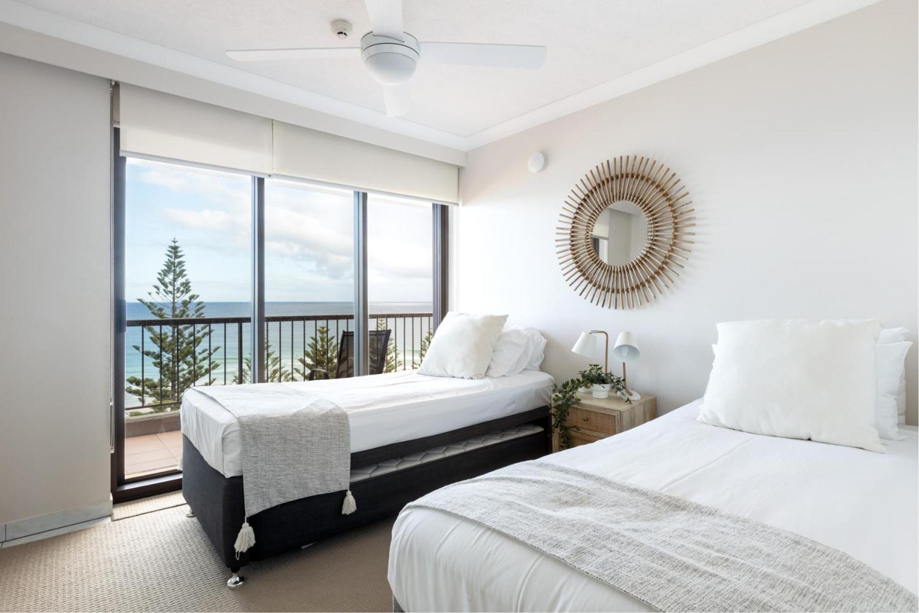 Columbia Beachfront Apartments On Rainbow Bay Gold Coast Exterior photo