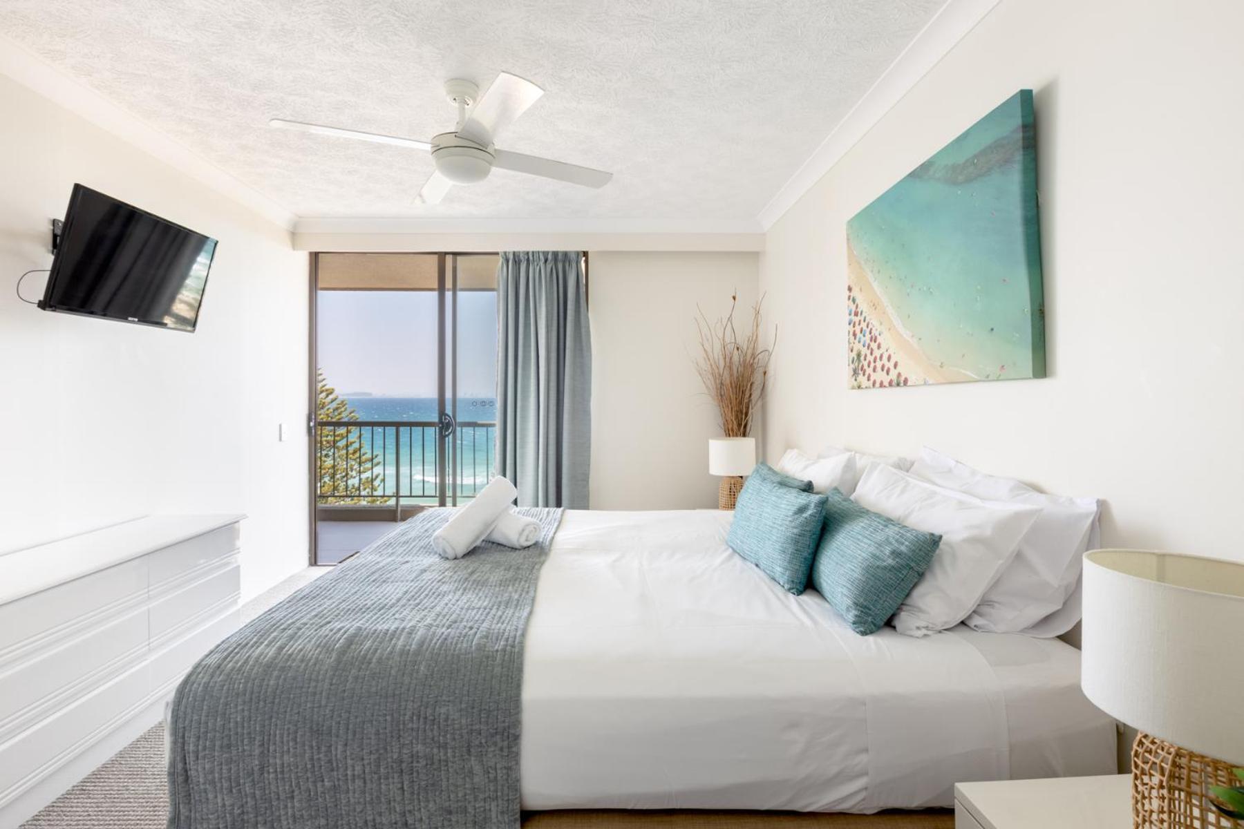 Columbia Beachfront Apartments On Rainbow Bay Gold Coast Exterior photo