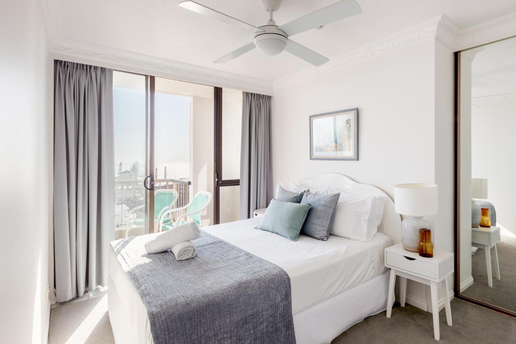 Columbia Beachfront Apartments On Rainbow Bay Gold Coast Exterior photo