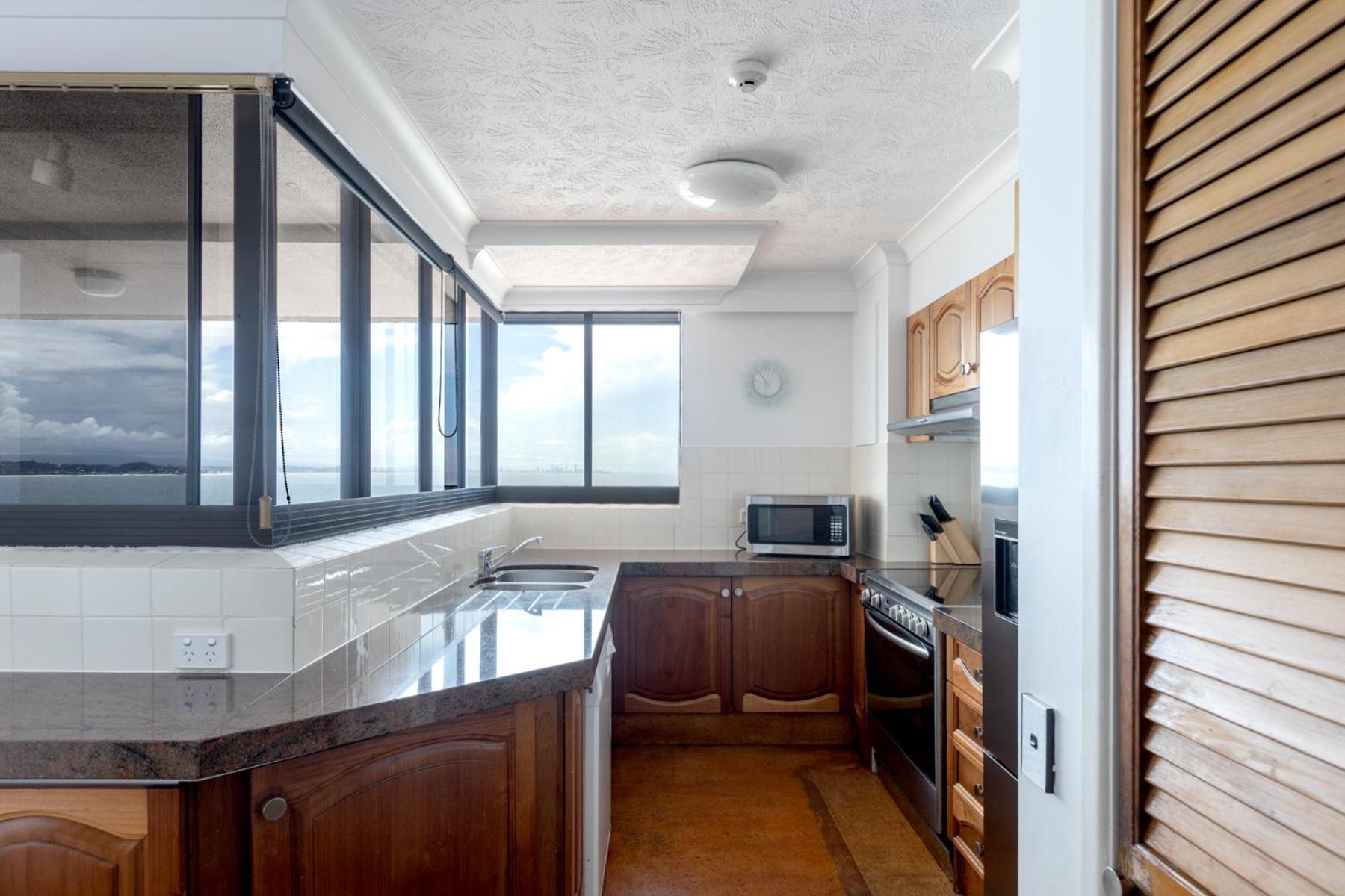 Columbia Beachfront Apartments On Rainbow Bay Gold Coast Exterior photo