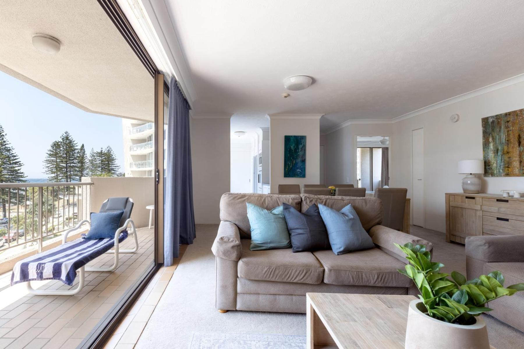 Columbia Beachfront Apartments On Rainbow Bay Gold Coast Exterior photo