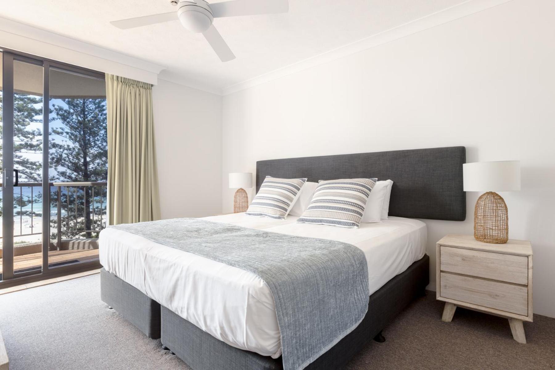 Columbia Beachfront Apartments On Rainbow Bay Gold Coast Exterior photo